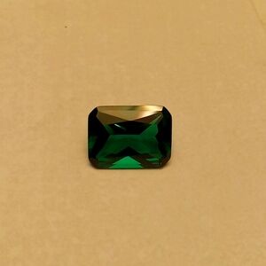 10.7vct Emerald